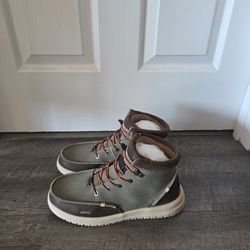 New Hey Dude Men's Shoe Size 9.5