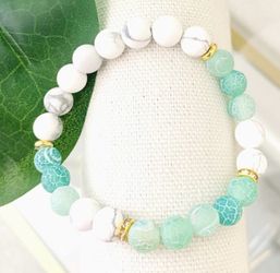 Howlite And Aquamarine Bracelet (Emotion)