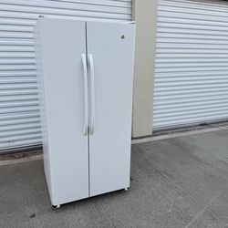 GE Refrigerator