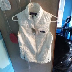 Patagonia Women's Xs Vest .. Brand New With Tags... It's 189.00 In Store..