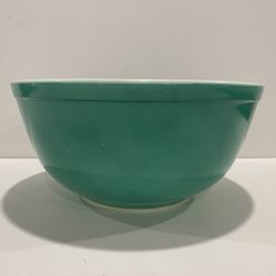 Vintage PYREX #403 Primary Green Mixing Bowl 2.5 Quart Made in the USA Color is vibrant.