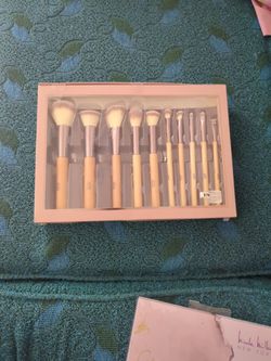 Make Up Brush Set, All Over Face Palette & Contour Palette 