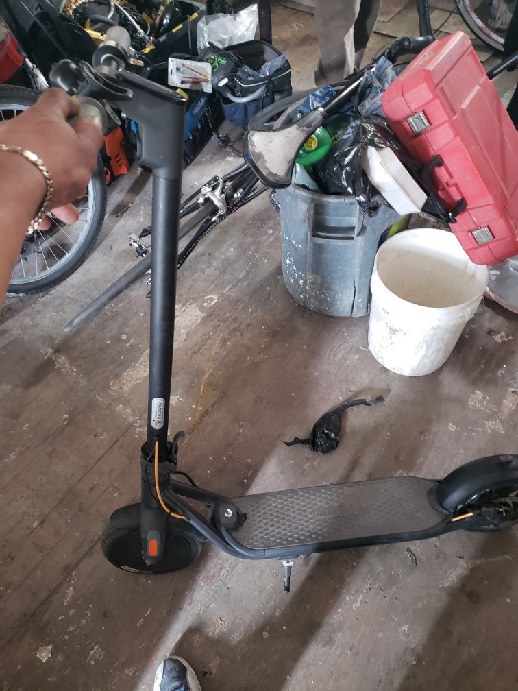 Electric scooter