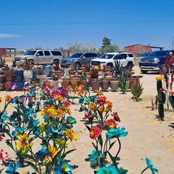 🌺20% OFF Metal Yard Art 🌵Imports🌺POTTERY🌻(READ DESCRIPTION❗️) RETAIL* WHOLESALE🔥