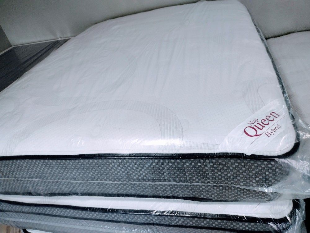 💤 Sleep Soundly With Our Hybrid Queen Size Bed