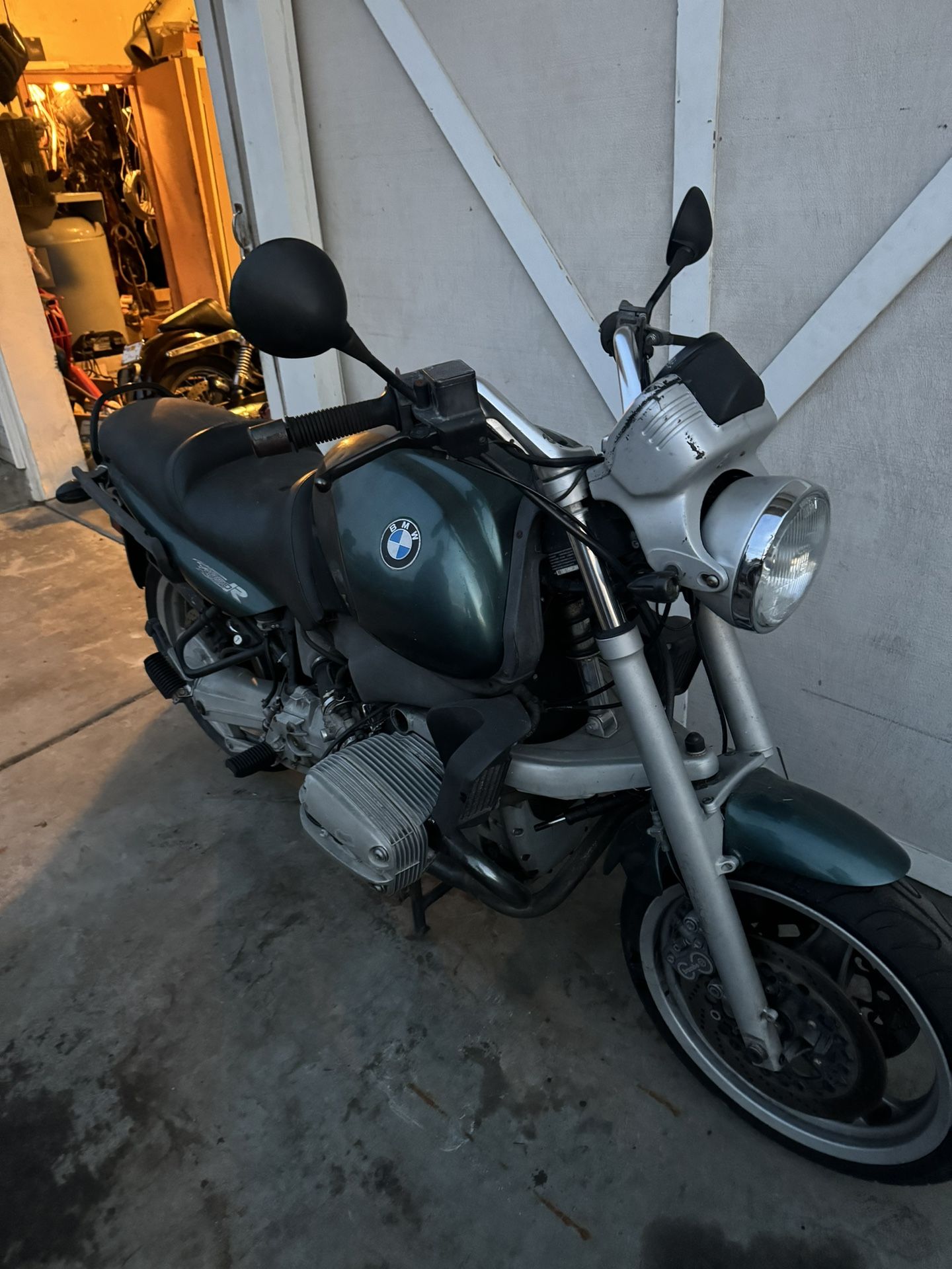 BMW R850R Street Bike 