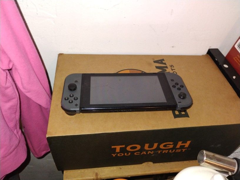 Nintendo Switch 