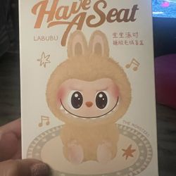 Ququ Labubu, Have A Seat