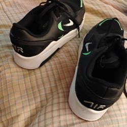 Nike Air Shoes Size 7  2 Pairs