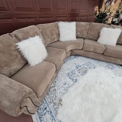 Beautiful Sectional Corduroy Cream Color Totally Deep Clean Good Condition No Stains No Smell Like New Furniture 