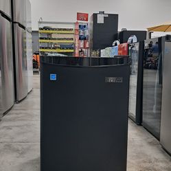 Mini Fridge 2.5 Cu Ft @