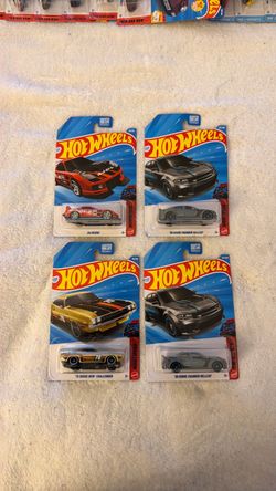 Hot Wheels Die-Cast Cars Lot of 4
