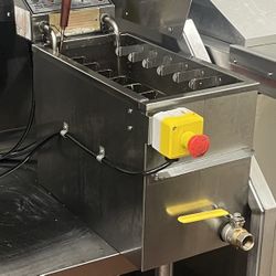 50 lb Foot Long Corn Dog Fryer w/ (12) Clip Assemblies, 230v/1ph
