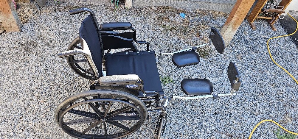 Tracer SX5 Invacare Wheel Chair