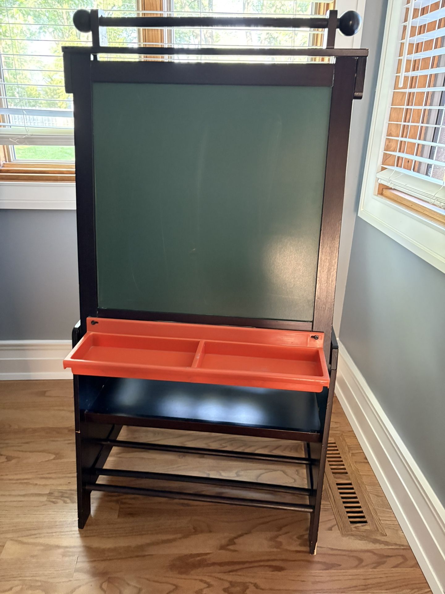 Easel