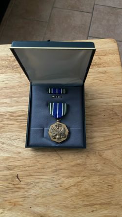 US Army Medal For Military Achievement Box Set Full Size Medal Ribbon Lapel Pin