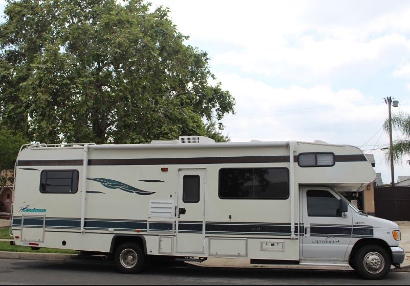 1998 Coachman Leprechaun
