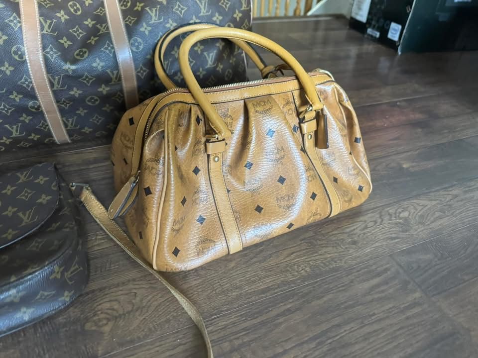 $320 🎈M.C.M. Visetos Handbag