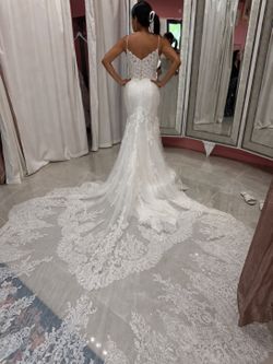Brand New! Mermaid Lace wedding dress (cathedral)