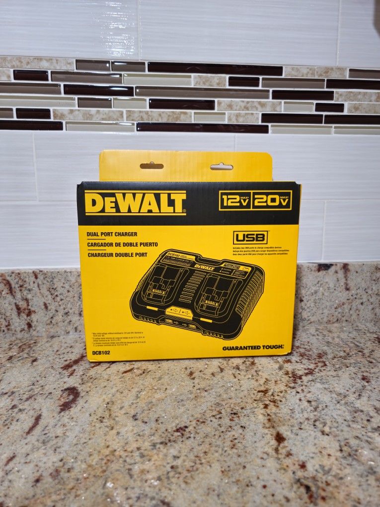 DEWALT 12V to 20V MAX Lithium-Ion Dual Port Jobsite Charging Station with (2) USB Ports DCB102
