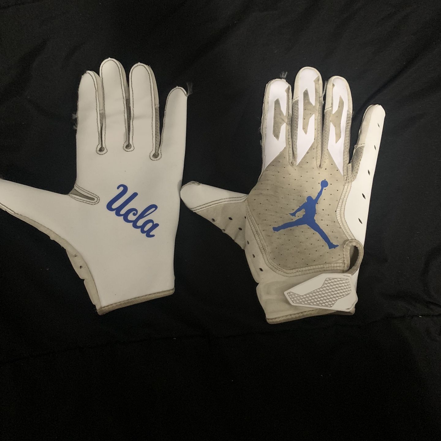 Ucla football gloves 2025