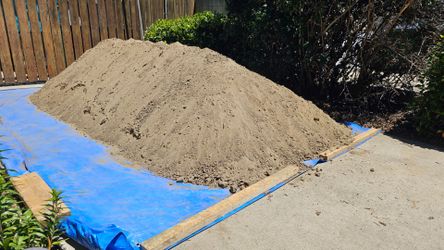 Free dirt in Chino