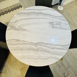 Idina Table In White Marble 