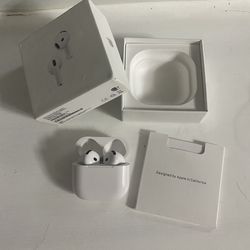 New! Apple AirPods [4th Generation]