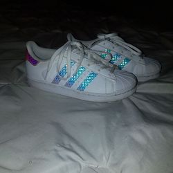 Girls youth size 2 Adidas