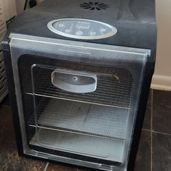 Dehydrator