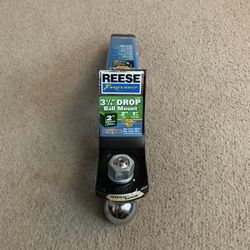 NEW  REESE Ball Mount