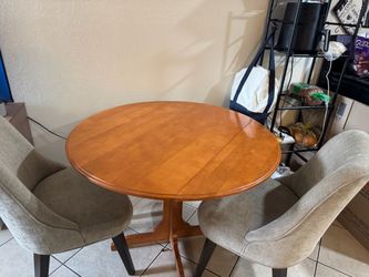 Round Wood Dining Table with 2 Chairs