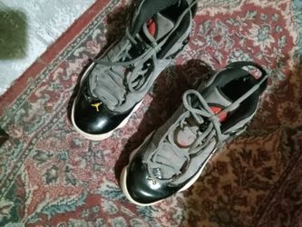 Sneakers Black/w Grey. Size 9. Great Condition 