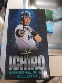 Seattle Mariners Ichiro signed bobblehead
