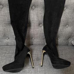 Thigh Hight Black Suede Looking Stretch. Size 6