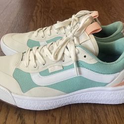 WOMENS VANS ULTRARANGE 