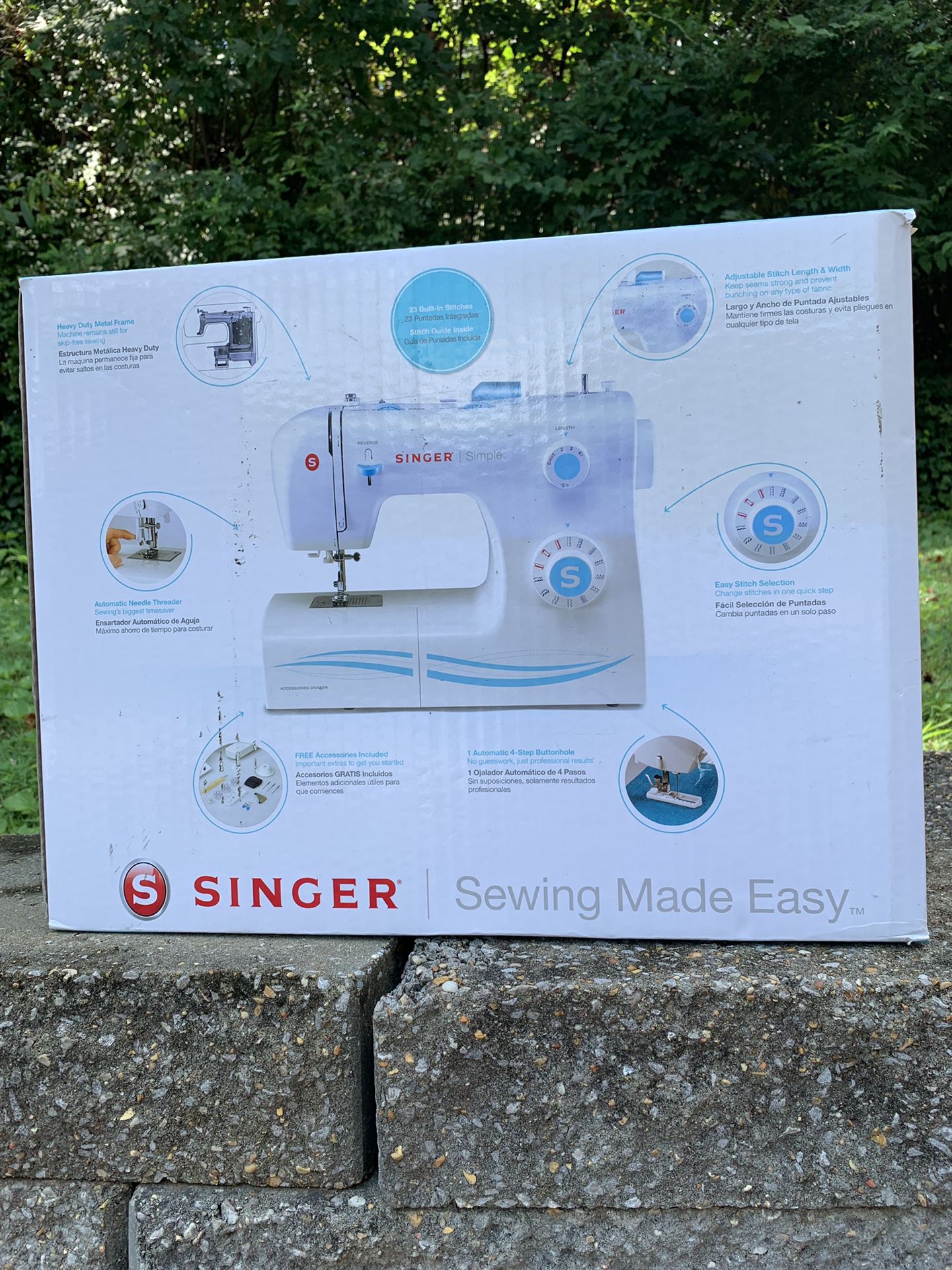 Singer simple sewing machine 2263