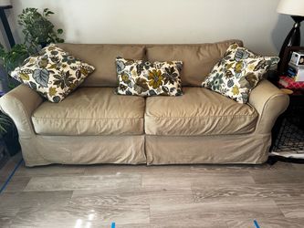 Cindy Crawford pull out couch