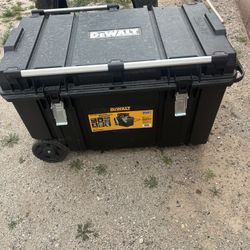 62 Gallon Dewalt