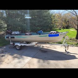 14' Crestliner Aluminum Fishing Boat