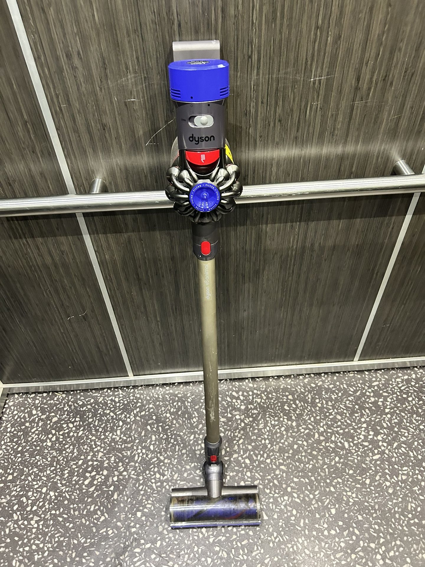 Dyson V8 Animal Vacuum