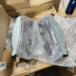 Garage-Pro Driver and Passenger Side Headlight for Ford Explorer 1(contact info removed) Halogen With bulb(s) Replaces# F5TZ13008A F5TZ13008B