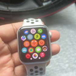 Nike Apple Watch Series 3