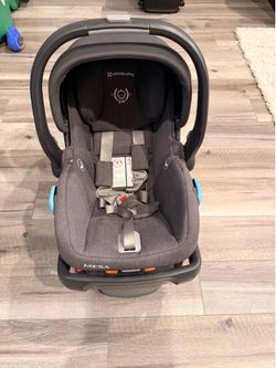 UPPAbaby Mesa with Base