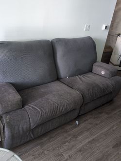 Power recliner love seat