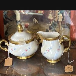 Cute Vintage Creamer & Sugar Bowl w/ Lid Set 