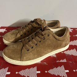 Uggs Tennis Shoes Size 8.5 New