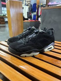 Lowtop women's Retro 6 "blackouts"