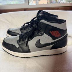 Nike Air Jordan 1 Mid "Shadow Red" sneaker