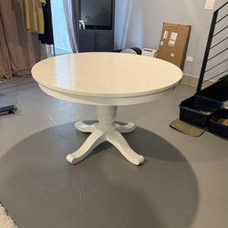 Pottery Barn Round Pedestal Extendable Table 